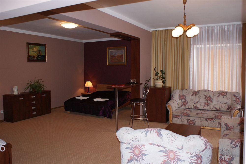 Hotel Mazury Гижицко Экстерьер фото