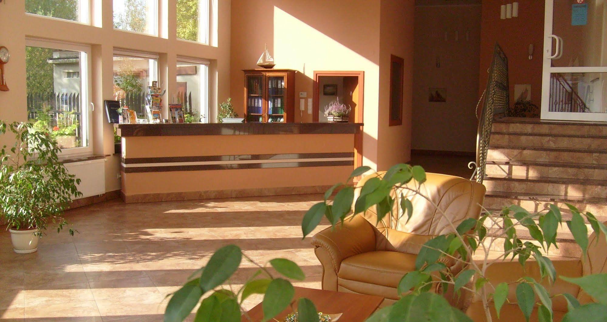 Hotel Mazury Гижицко Экстерьер фото